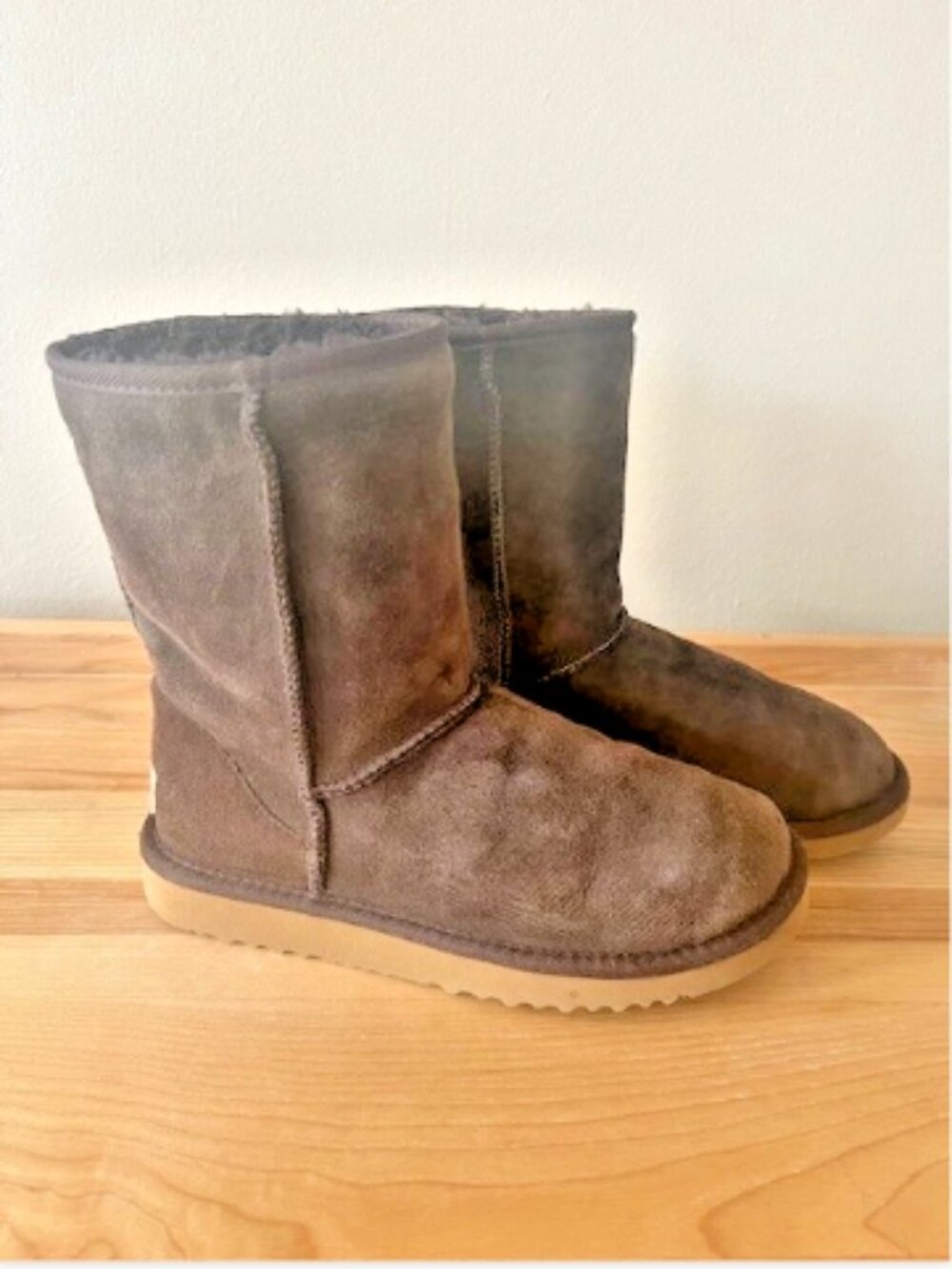 UGG Australia Brown Suede Boots Women Size 7 Mid-Calf Sheepskin Lined - Picture 2 of 5